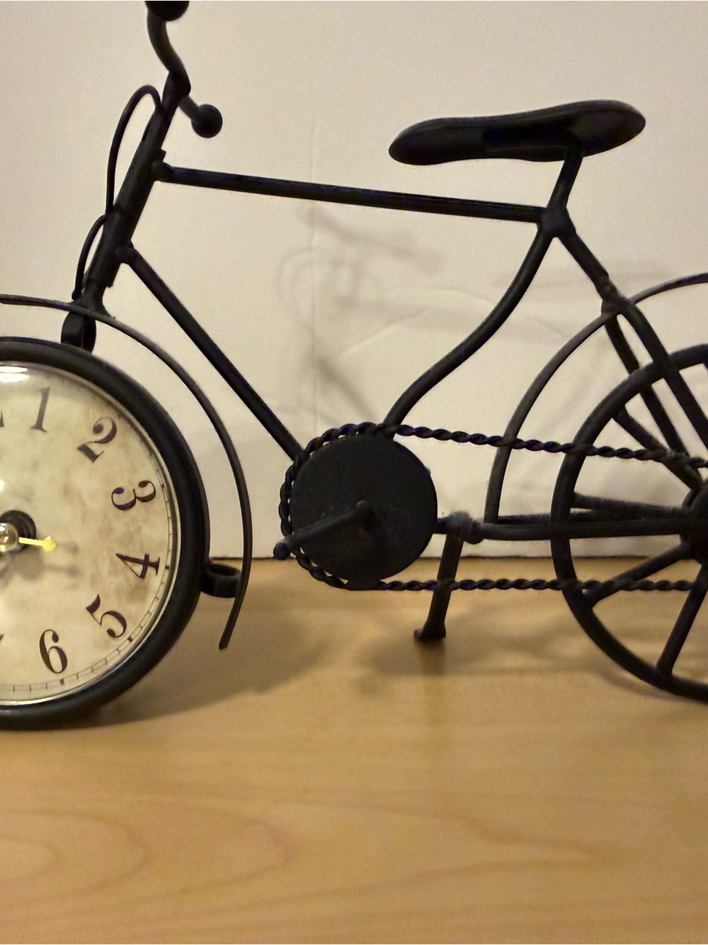 Vintage-Style Black Bicycle Clock Wall Decor